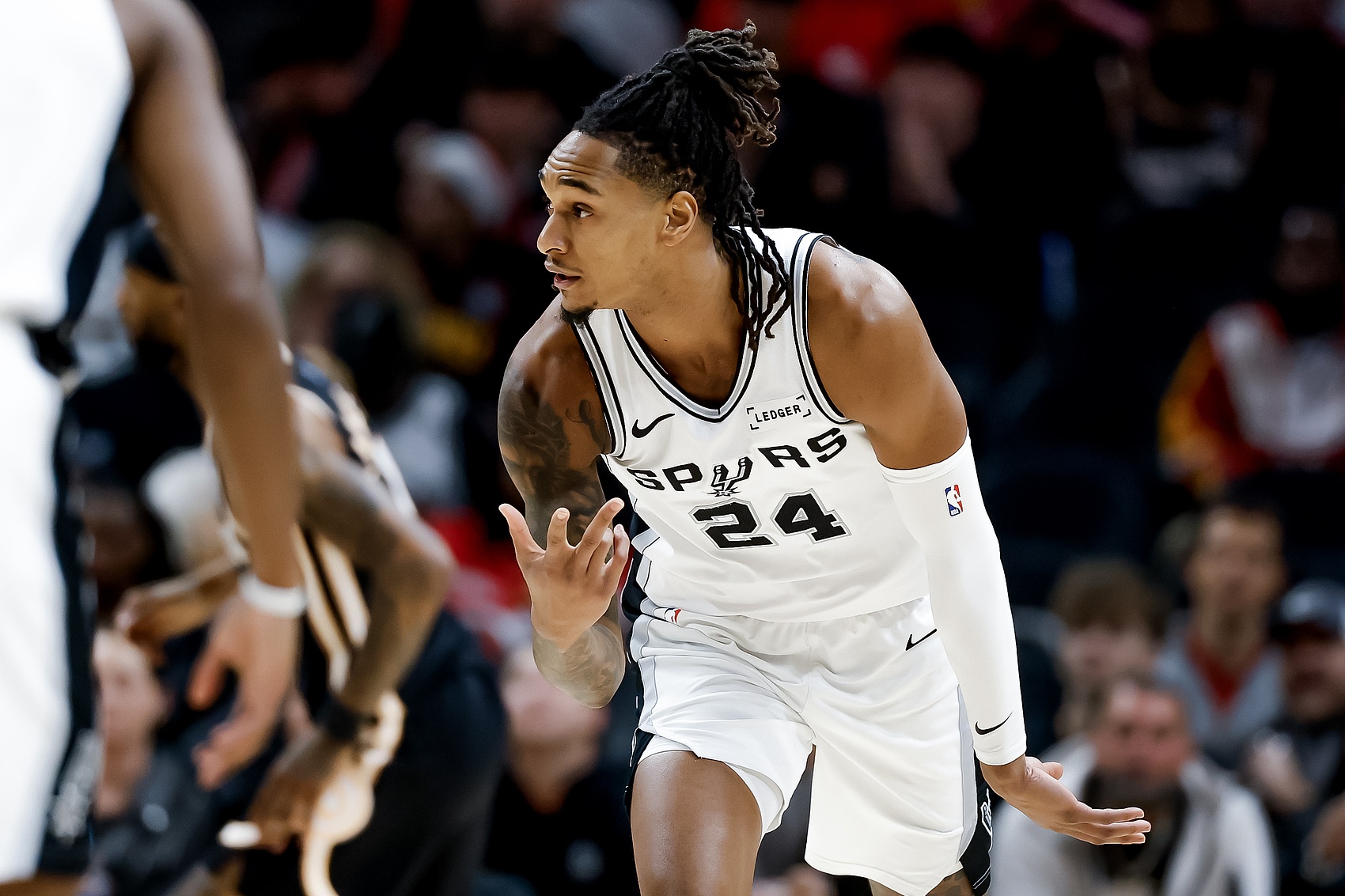 开云体育官网-瓦塞尔谈失利：对手疯狂冲抢篮板 我们必须打得更有身体对抗