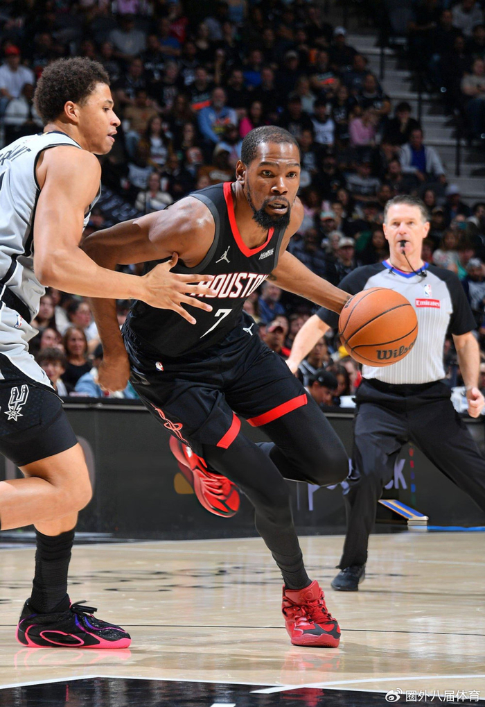 开云app下载-火箭惨遭马刺狂虐！杜兰特阿门合砍46分 过去6战吞3败跌西部第四|凯文·杜兰特|圣安东尼奥马刺队|休斯敦火箭队|NBA常规赛|nba_新浪体育_新浪新闻